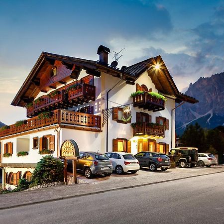 Hotel Natale Cortina d'Ampezzo Exterior photo